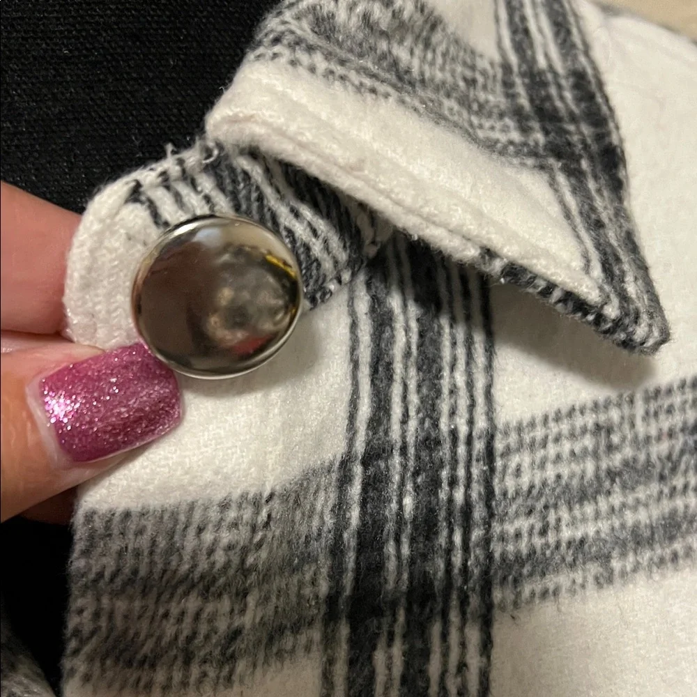 Plaid Button-Up Shirt Jacket - Picture 4 of 11